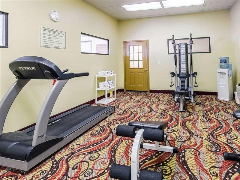 Quality Inn & Suites Lexington Near I-64 And I-81 Timber Ridge Buitenkant foto