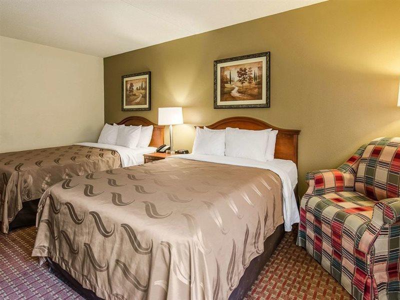 Quality Inn & Suites Lexington Near I-64 And I-81 Timber Ridge Buitenkant foto