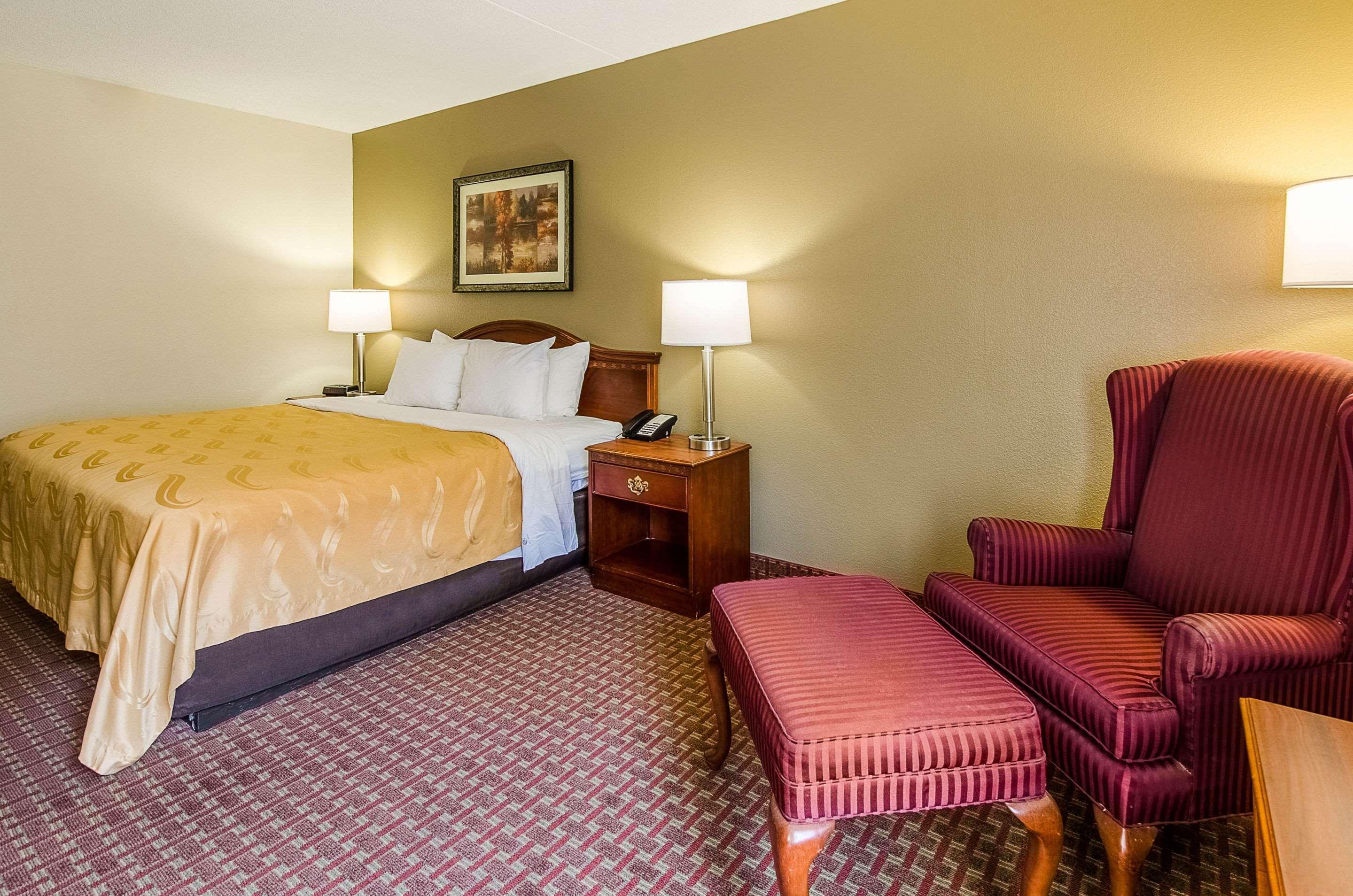 Quality Inn & Suites Lexington Near I-64 And I-81 Timber Ridge Buitenkant foto