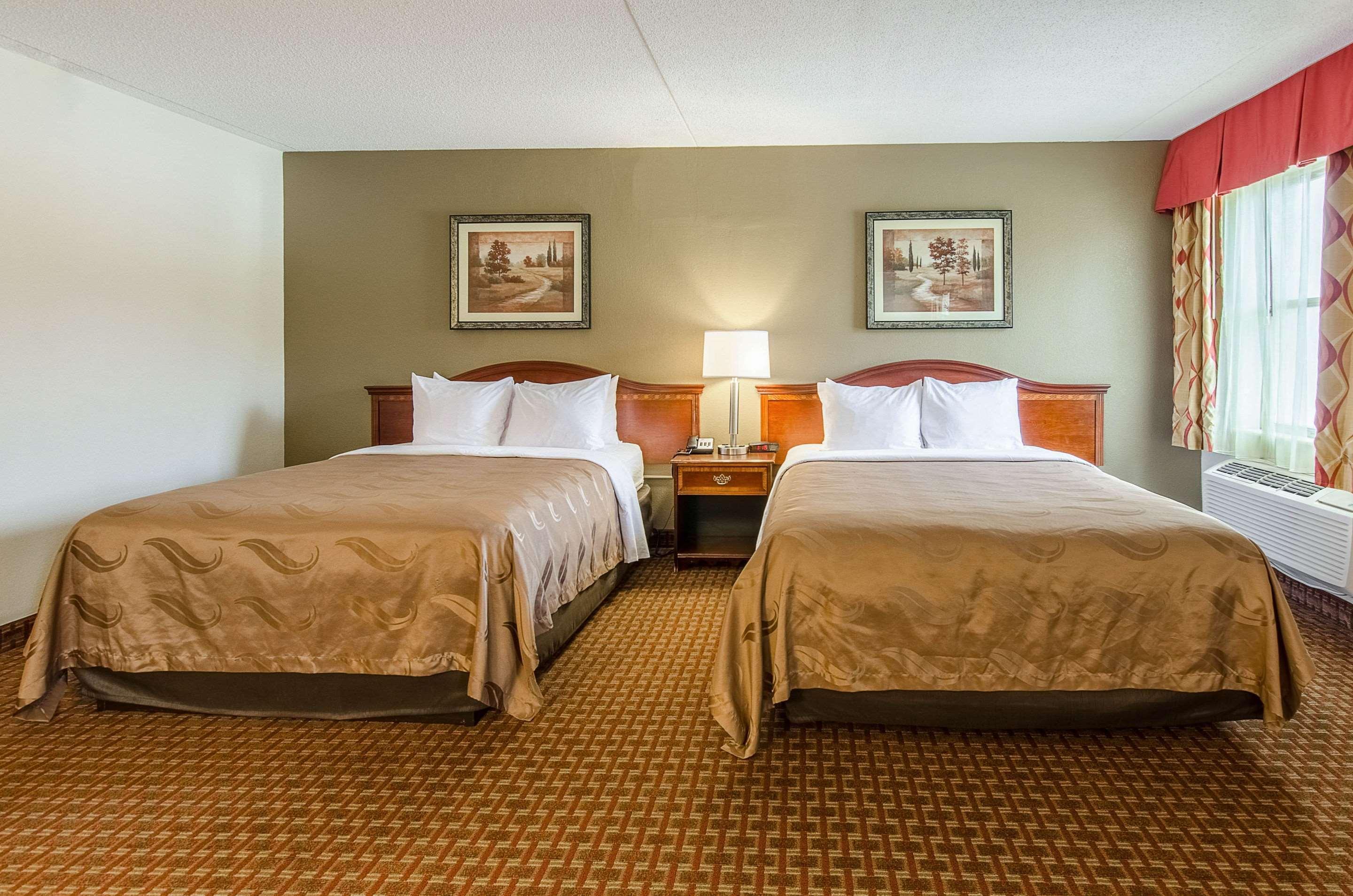 Quality Inn & Suites Lexington Near I-64 And I-81 Timber Ridge Buitenkant foto