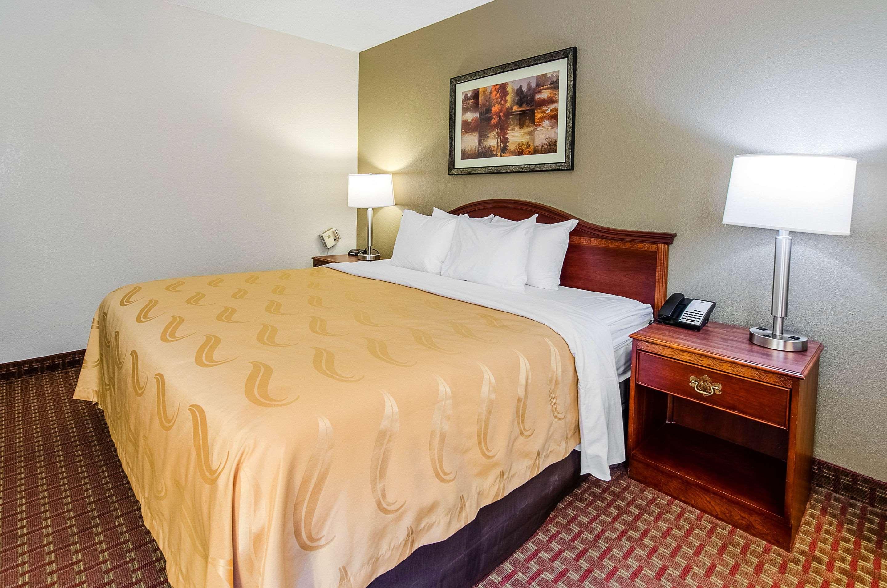 Quality Inn & Suites Lexington Near I-64 And I-81 Timber Ridge Buitenkant foto
