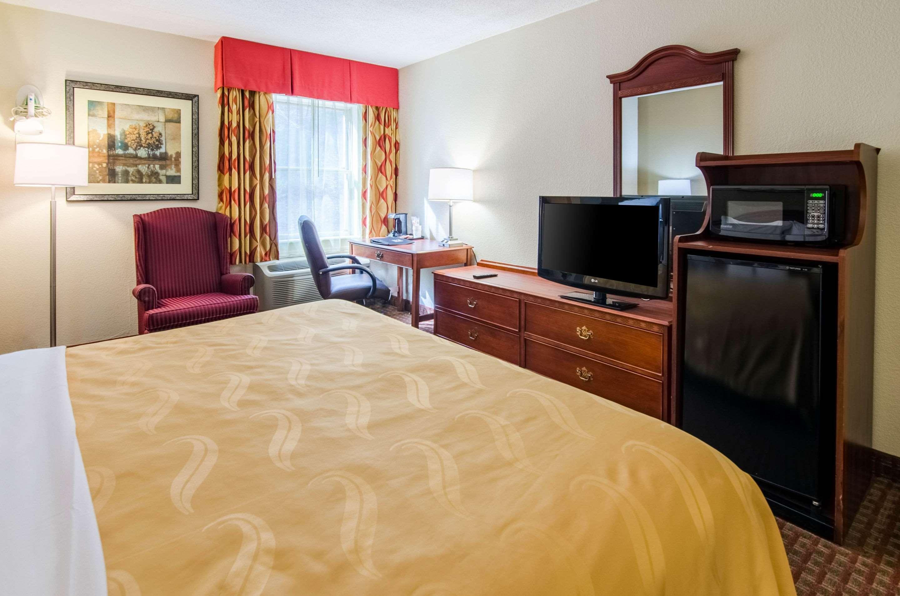 Quality Inn & Suites Lexington Near I-64 And I-81 Timber Ridge Buitenkant foto