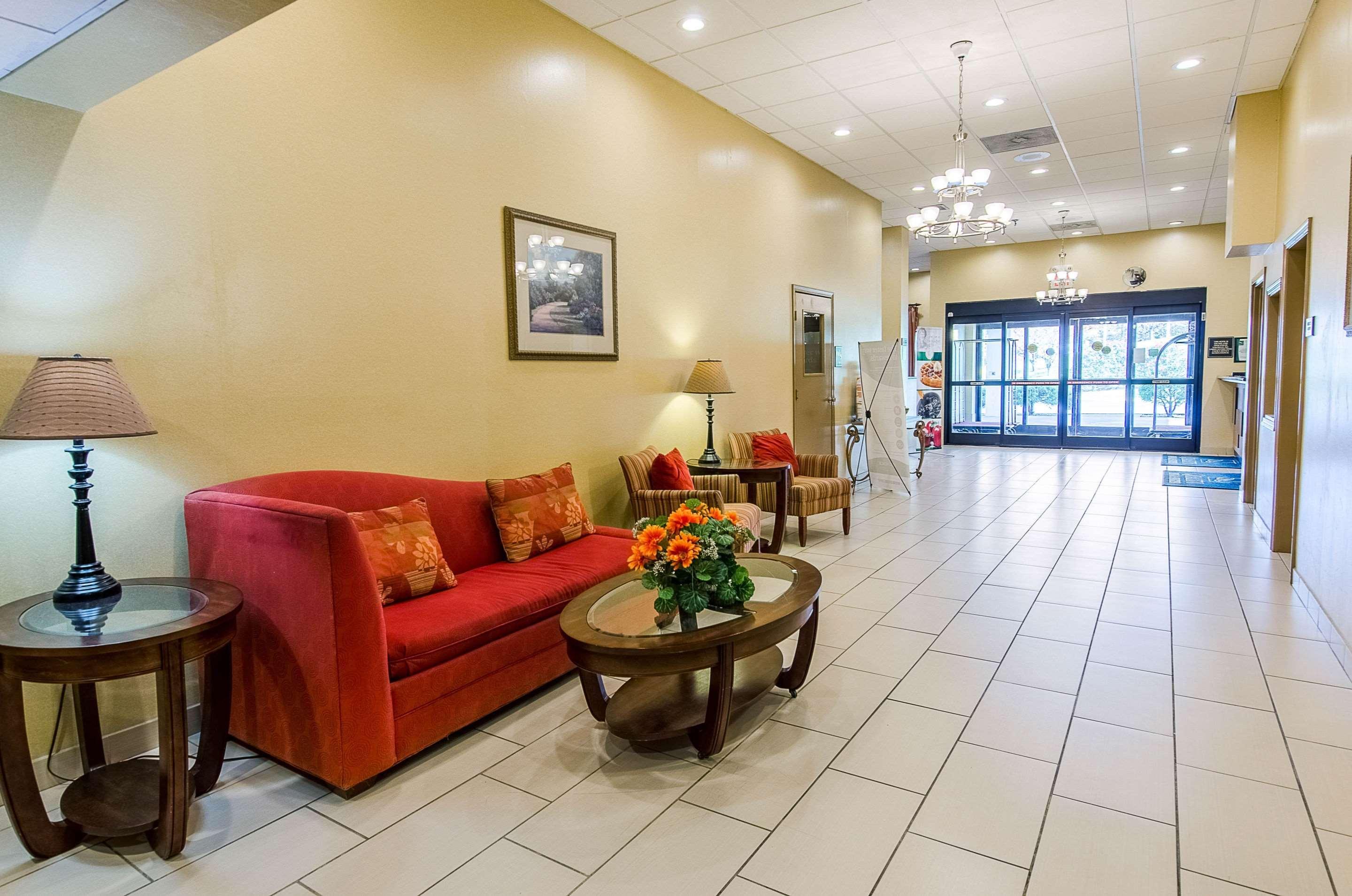 Quality Inn & Suites Lexington Near I-64 And I-81 Timber Ridge Buitenkant foto