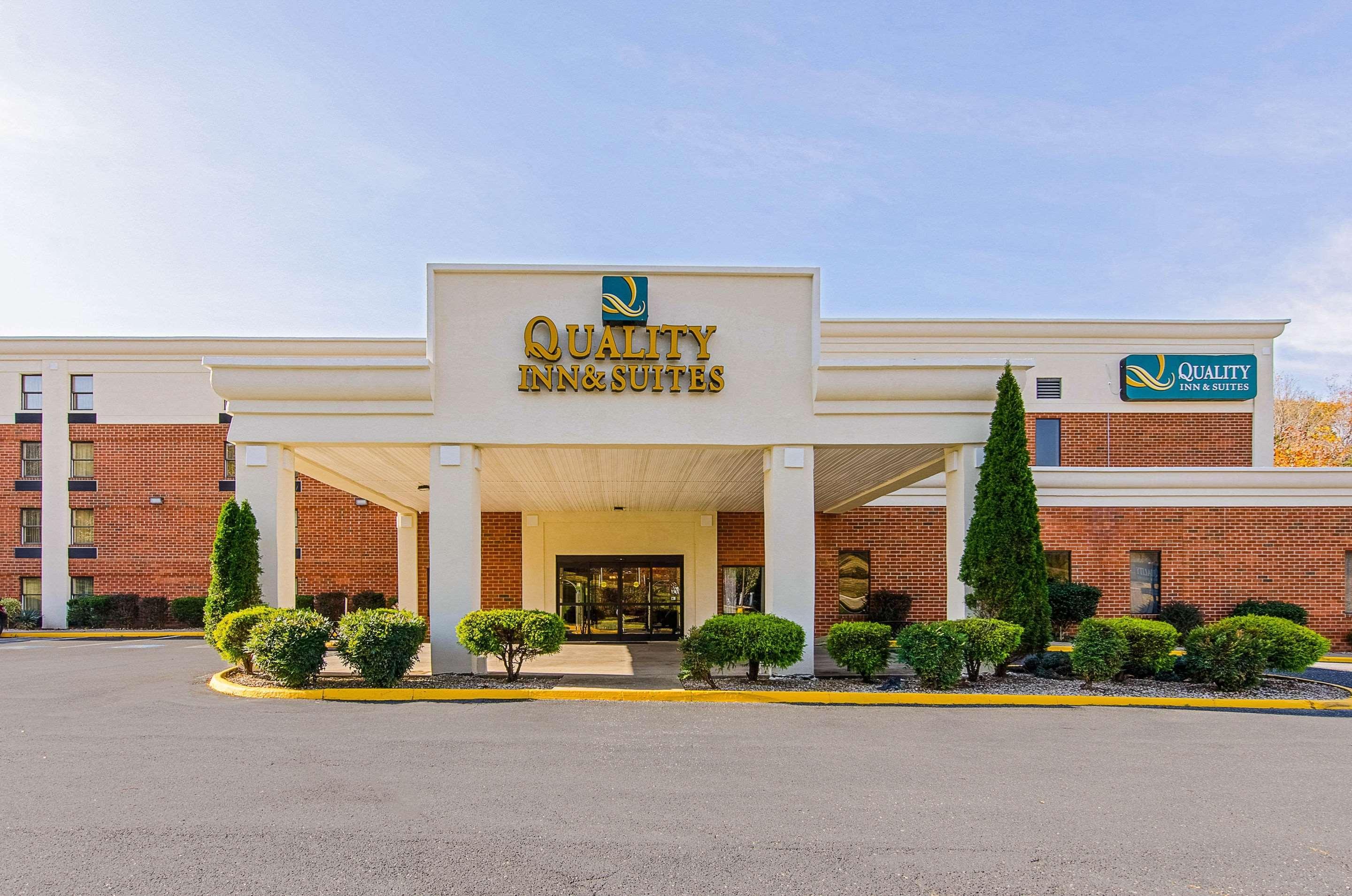 Quality Inn & Suites Lexington Near I-64 And I-81 Timber Ridge Buitenkant foto