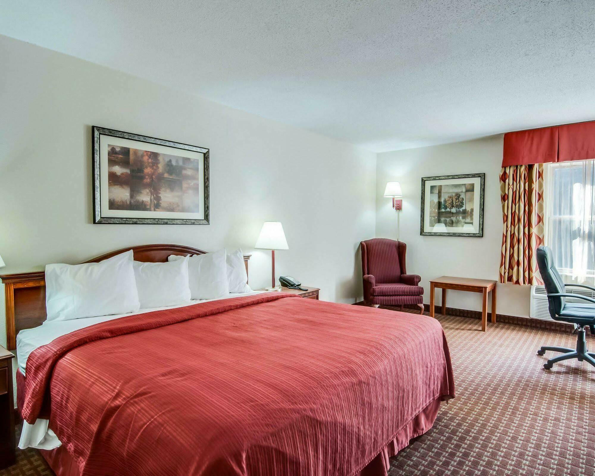 Quality Inn & Suites Lexington Near I-64 And I-81 Timber Ridge Buitenkant foto