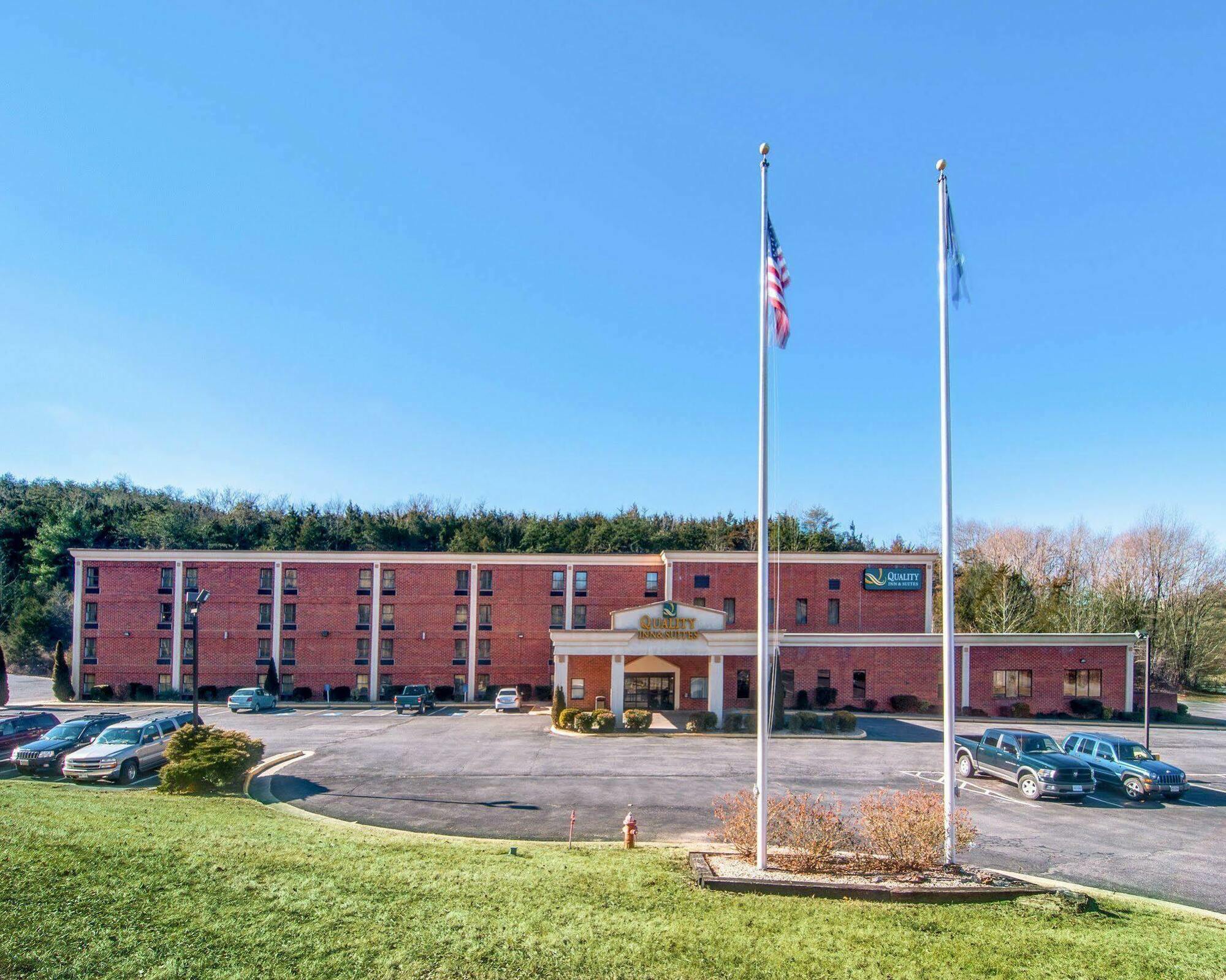 Quality Inn & Suites Lexington Near I-64 And I-81 Timber Ridge Buitenkant foto
